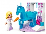 LEGO® Disney 43209 - Ľadová stajňa Elsy a Nokka